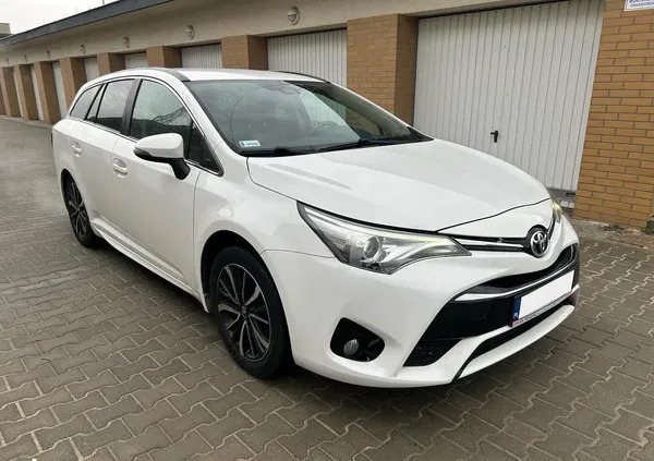 toyota avensis Toyota Avensis cena 53900 przebieg: 195555, rok produkcji 2017 z Rzeszów